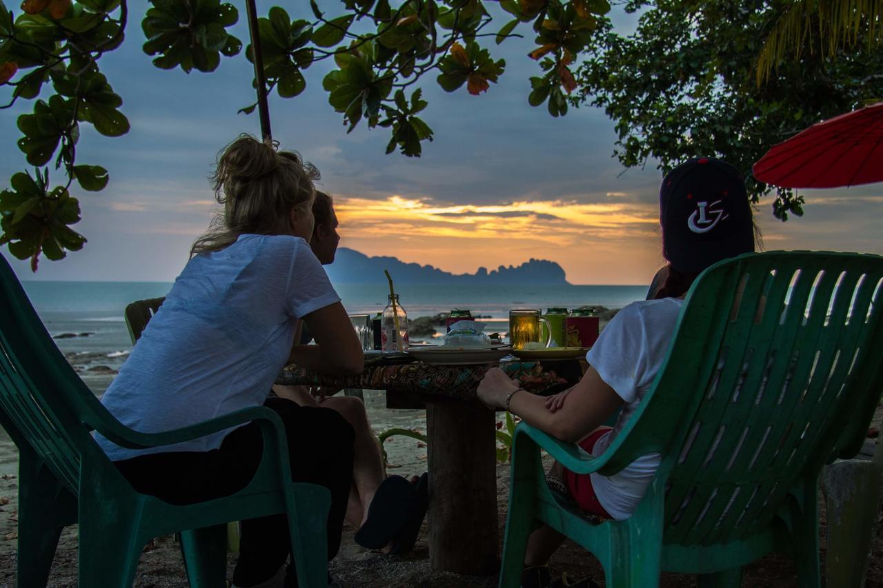 Отель Dugong Koh Sukorn Ko Sukon Экстерьер фото